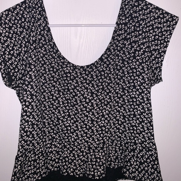 Black and white flower print top - Picture 2 of 4